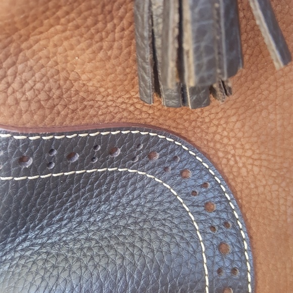 Great shape, suede & leather dooney & burke - Picture 5 of 6